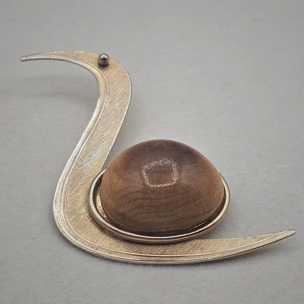 Abstract Bird Brooch Wood Cabochon Gold Tone Modernist Mid Century MCM Pin